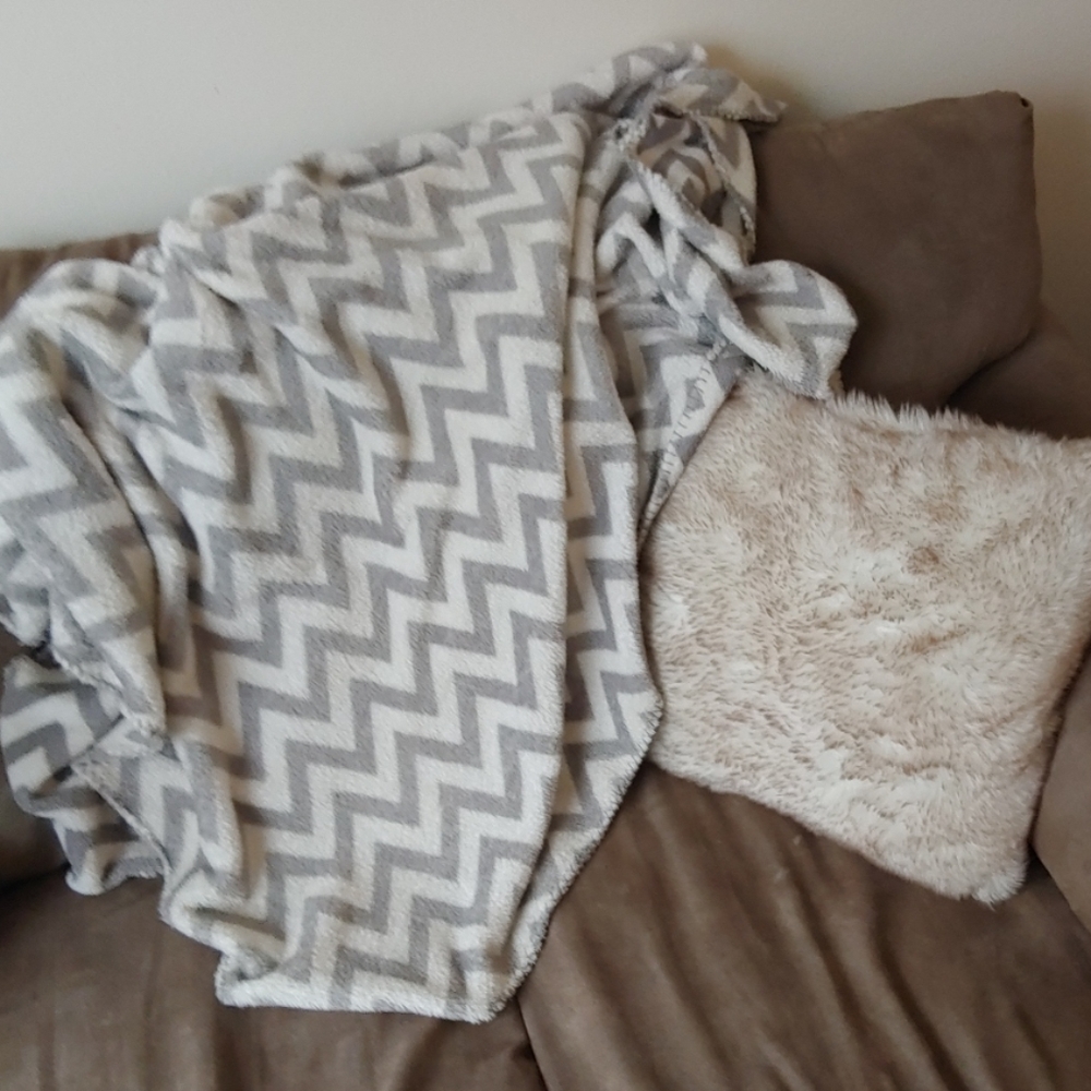 Plush Chevron Throw